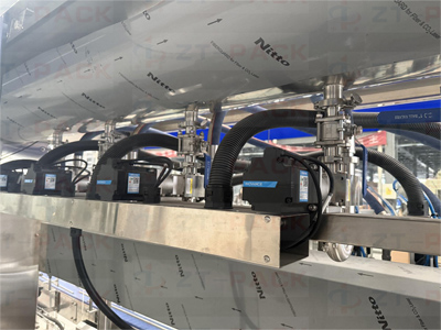 Llenadora de líquidos automática con bomba magnética de seguimiento