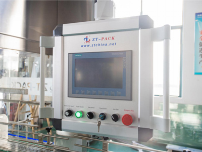 Máquina tapadora de 2 cabezales con seguimiento automático