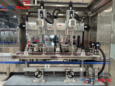 Máquina tapadora de 2 cabezales con seguimiento automático